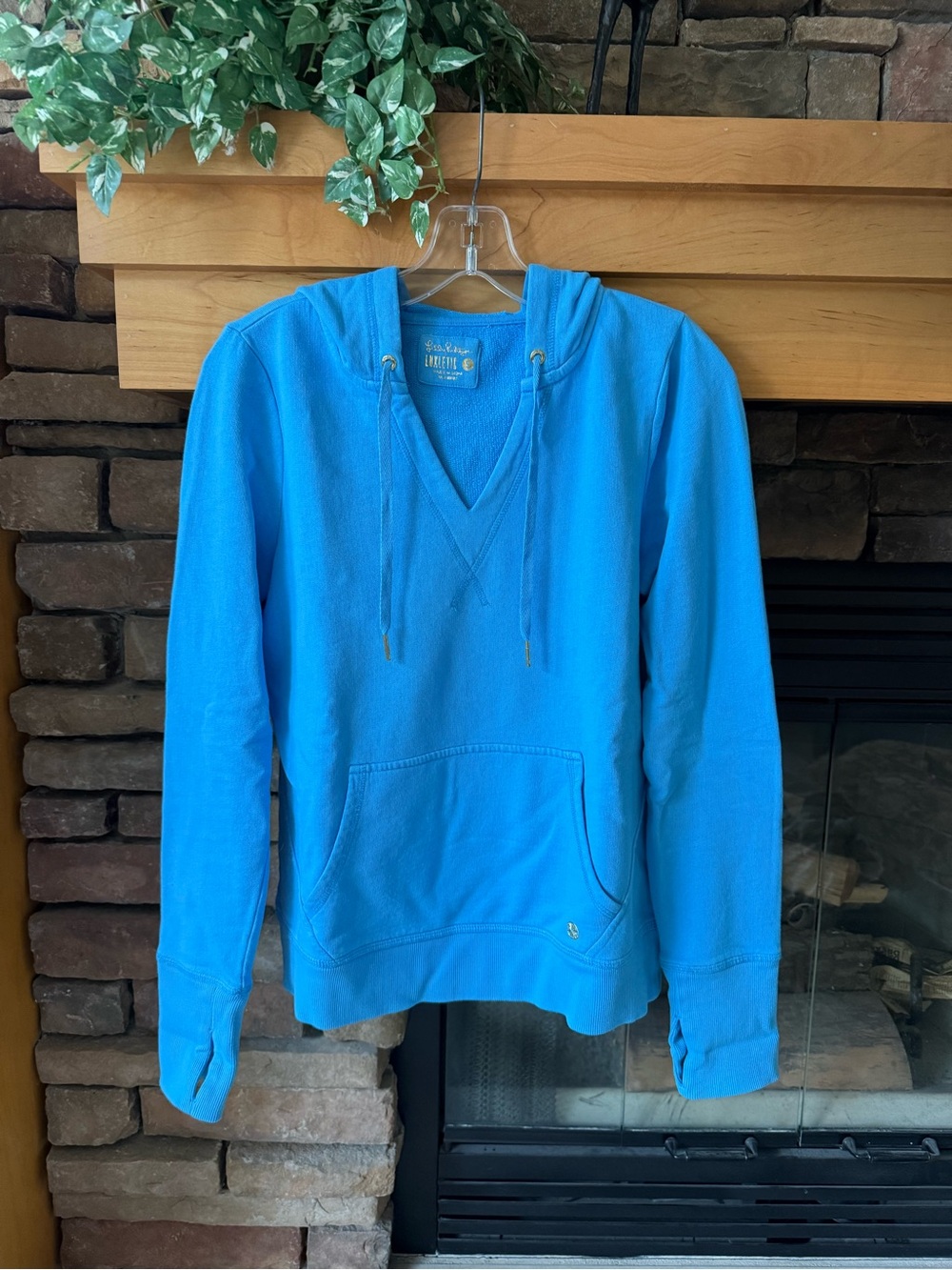 Lilly Pulitzer Blue Hooded Pullover V-Neck Pockets Sweatshirt Size Small